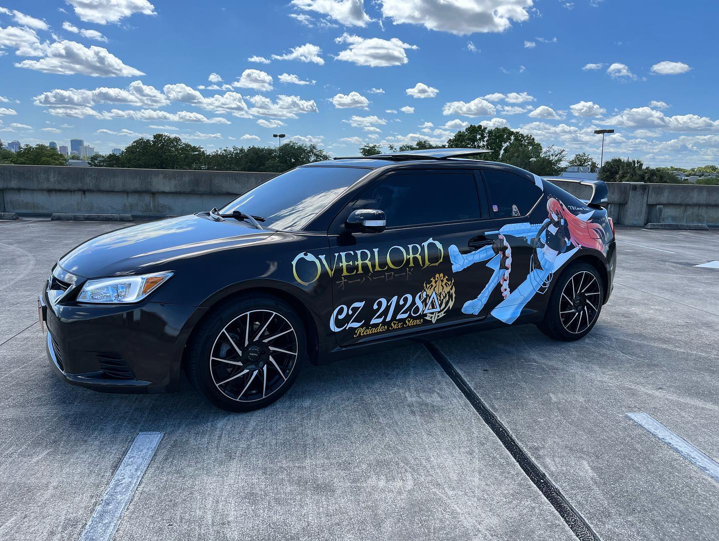 Was kostet es, ein Auto zu folieren? Hol Dir Dein Angebot von 10KWRAPS